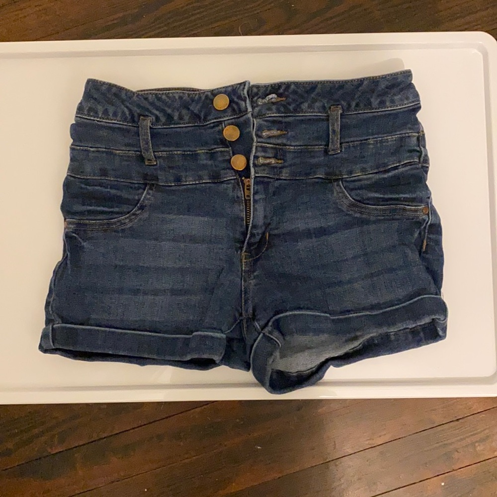 Jean shorts refuge size 4